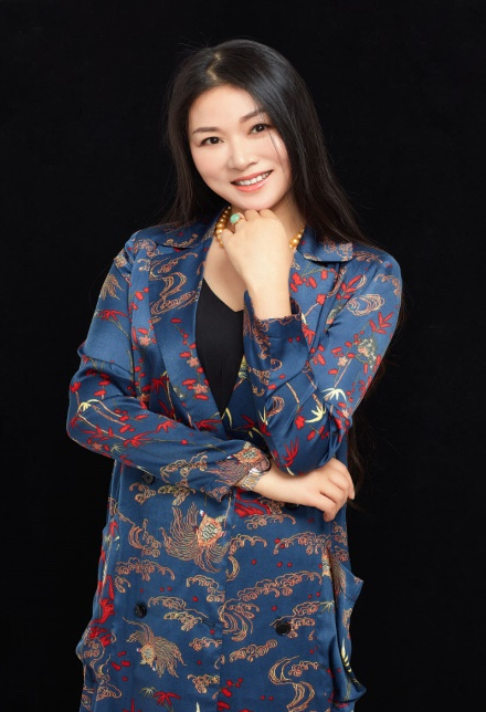 首席心理咨詢師：佘靜